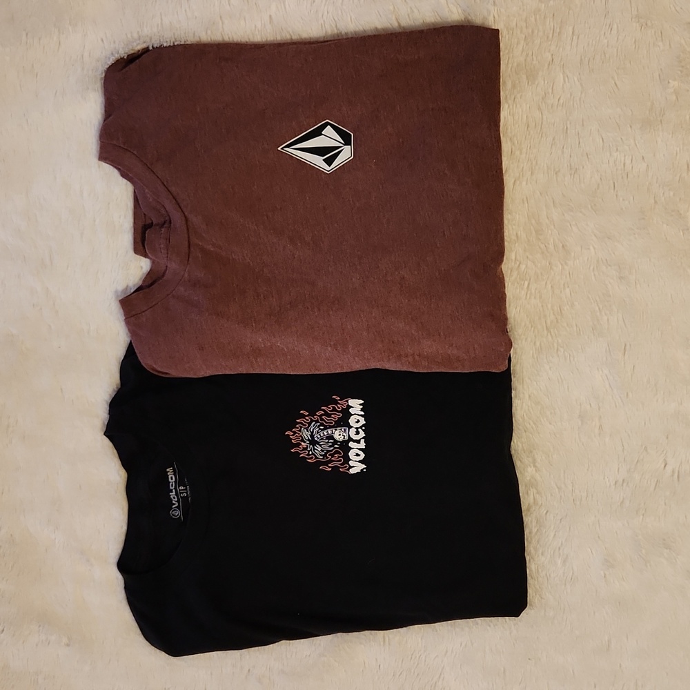 2 Long Sleeve Volcom Tshirts Size Men Small